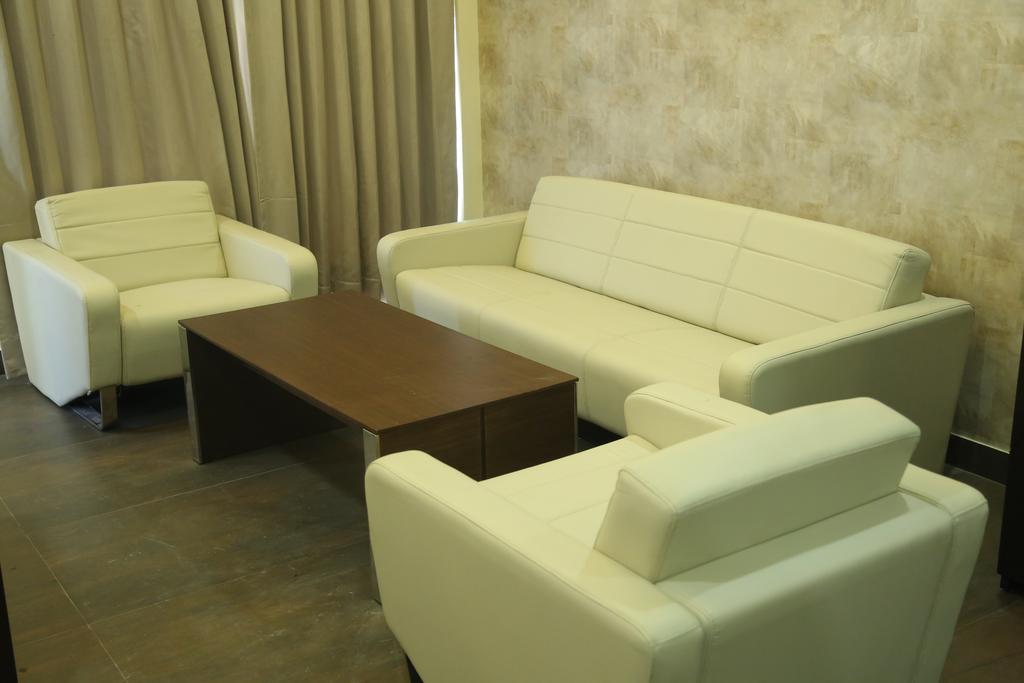 Hardy'S World Hotel Ludhiana Phòng bức ảnh